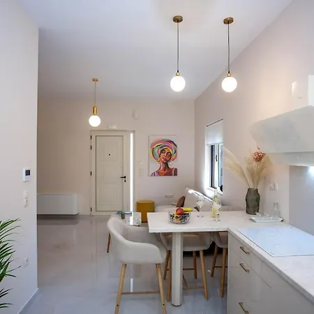 Maira House Apartment