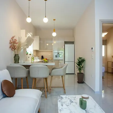 Maira House Apartment *