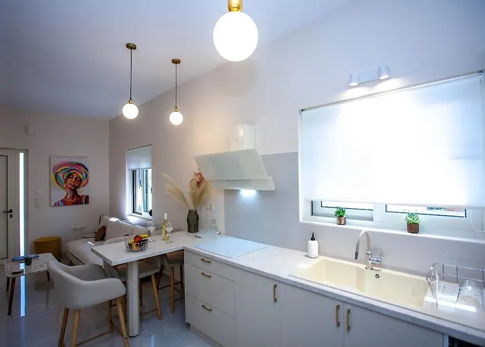 アパート Maira House